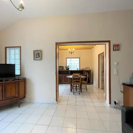 Beratarbide Holiday home Laroin